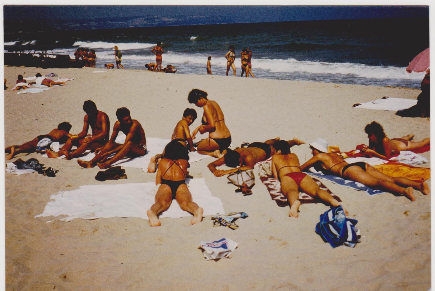 Albenai strandon