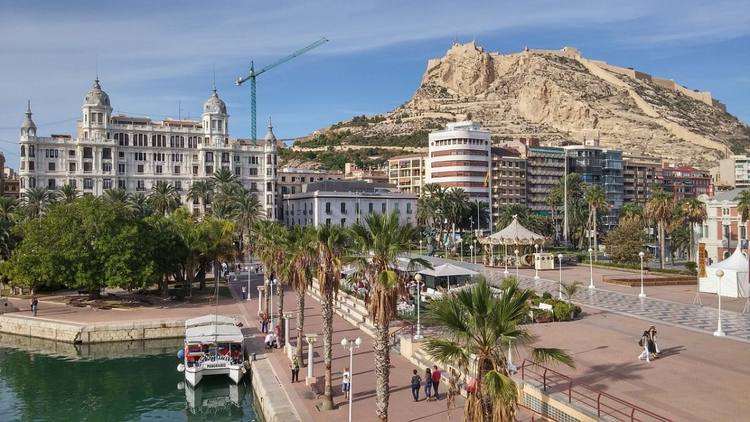 Napsütés, tenger és spanyol életérzés télen is  – ezek lettek a magyarok új kedvencei Barcelonán túl