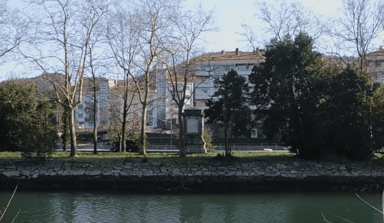 Fácánok szigete emlékoszlop