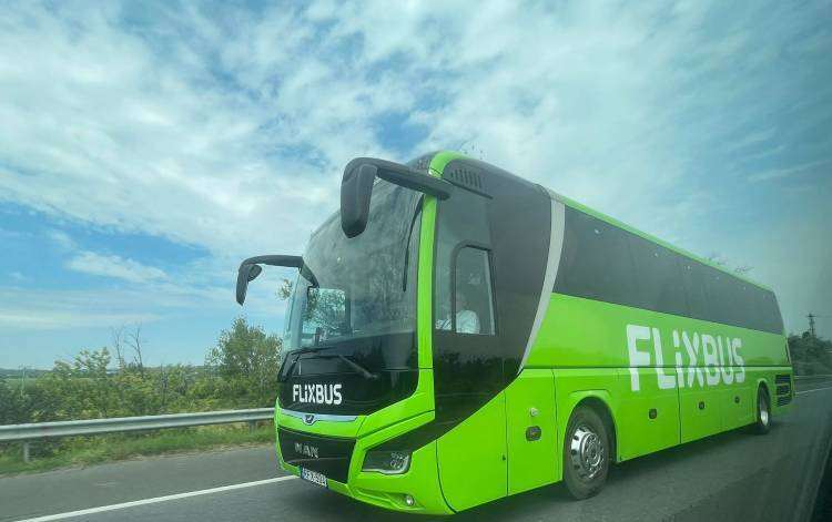 Flixbusz autópályán