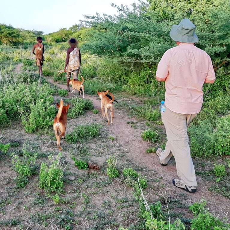 Afrikai történetek – érkezés a „bushman”-okhoz