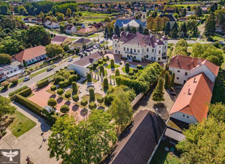Hajós érseki kastély