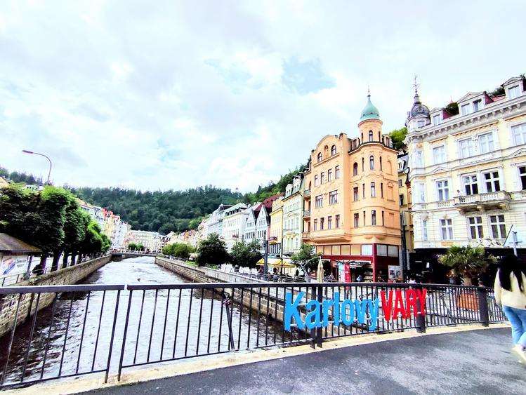 Csehország csodái; Útajánló Karlovy Vary látnivalóihoz és élményeihez