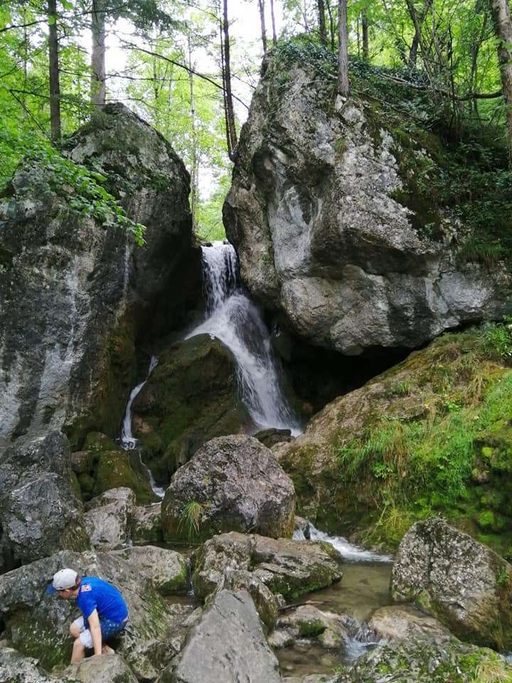 Myra vízesés nagy szikla