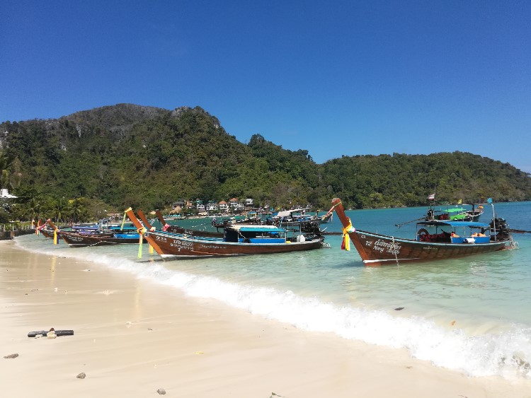 PhiPhi750