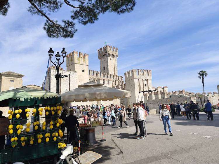 Sirmione: Fedezzük fel a Garda-tó rejtett gyöngyszemét !
