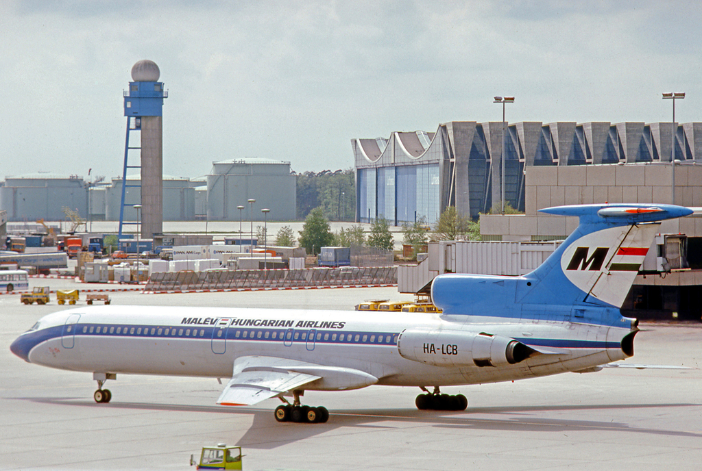 Tu 154 
