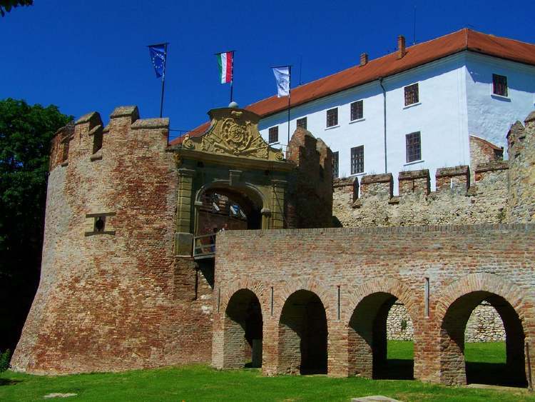 baranya siklos var1