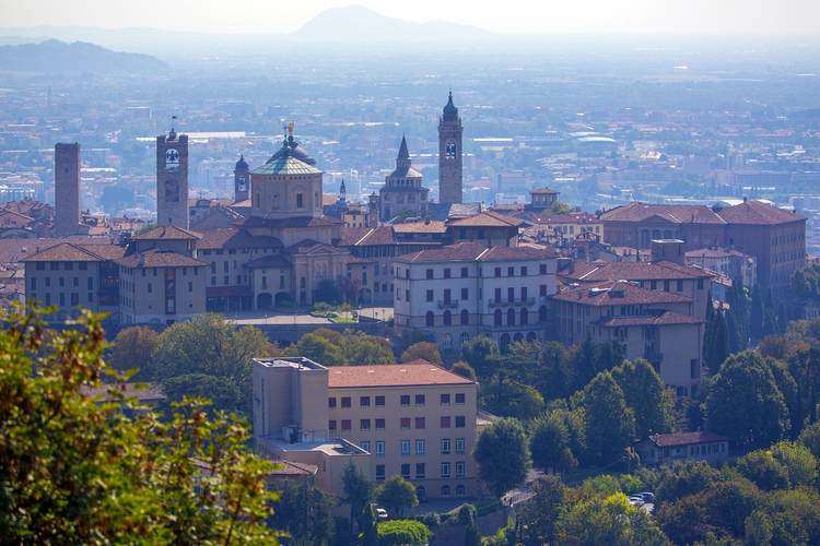Bergamo varázsa: utazási kalauz, látnivalók, ízek és hangulatok