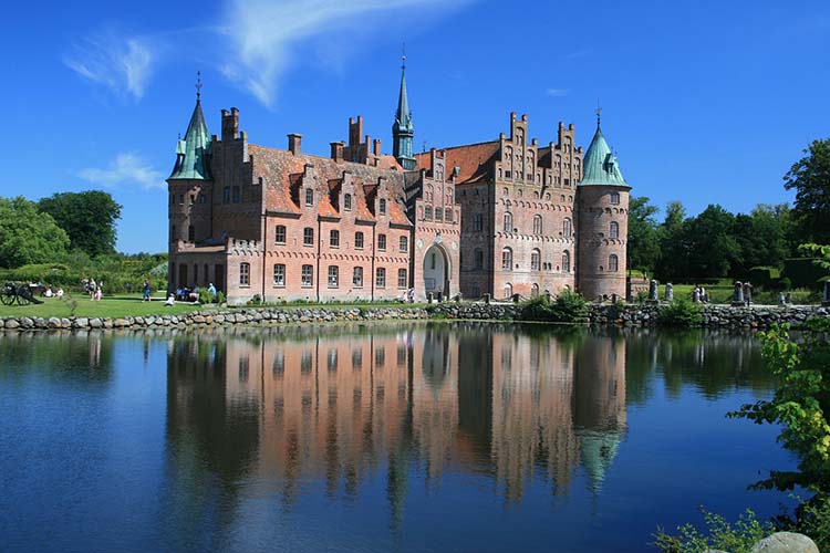 egeskov castle 03