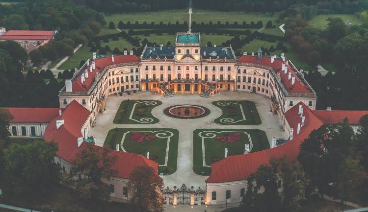 fertődi kastély sajtófotóx