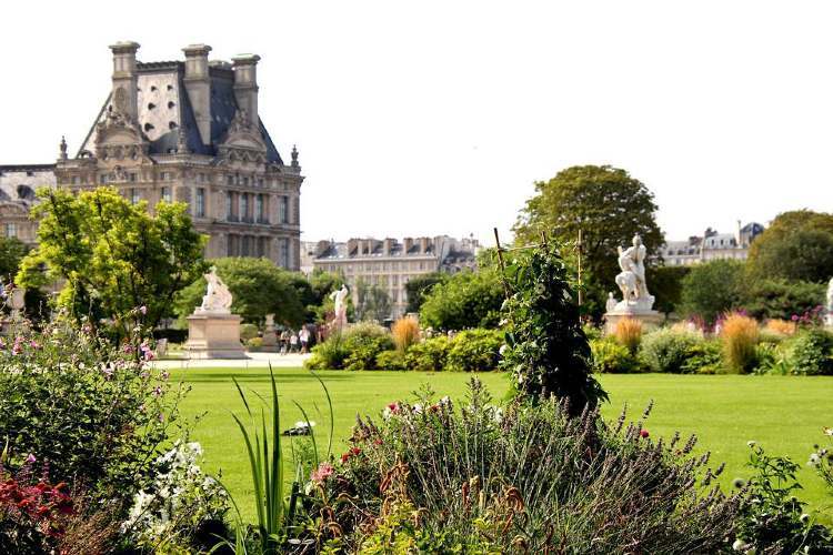 franciaorszag parizs tuileriak kertje louvre1