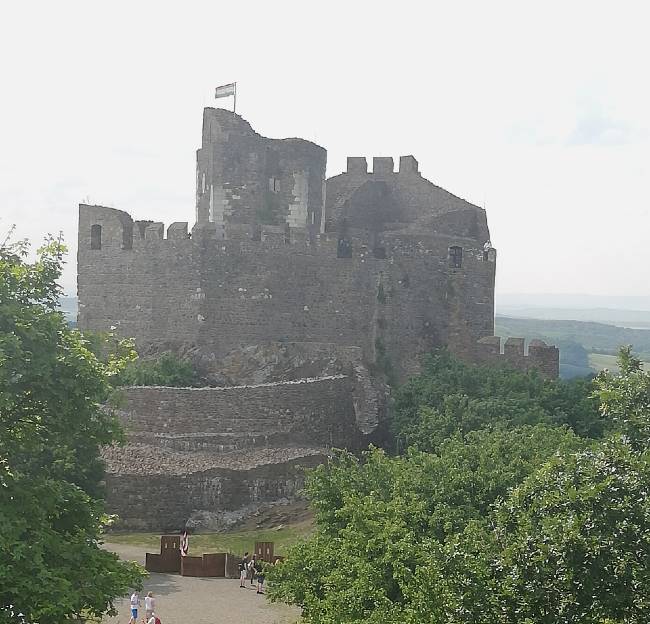 hollókői var