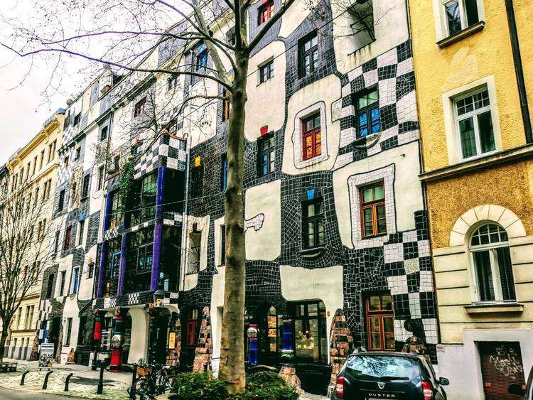 Bécs  legművészibb lakóépülete a  Hundertwasser ház