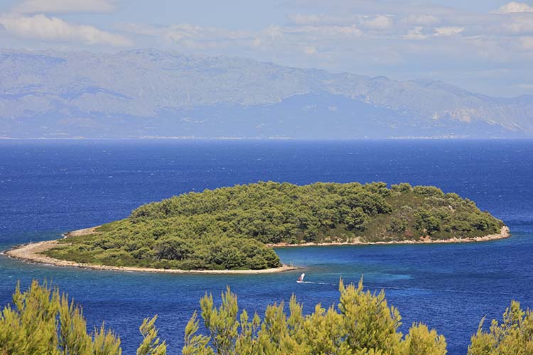 hvar 02