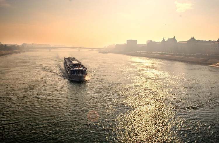 mo budapest komp duna