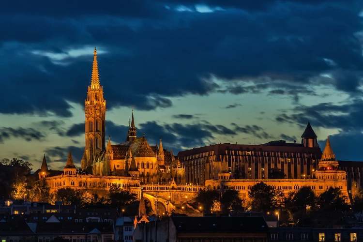 mo budapest varnegyed latkep