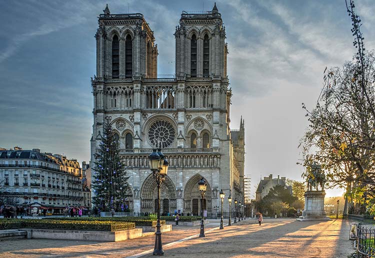 Ismét látogatható a párizsi Notre Dame