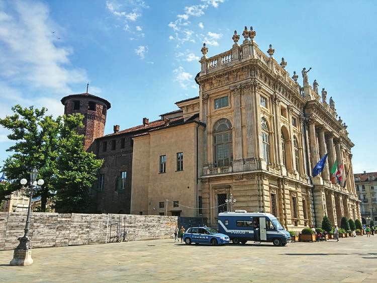 olaszorszag torino tornyos epulet