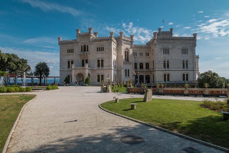 olaszorszag trieszt miramare kert felol1