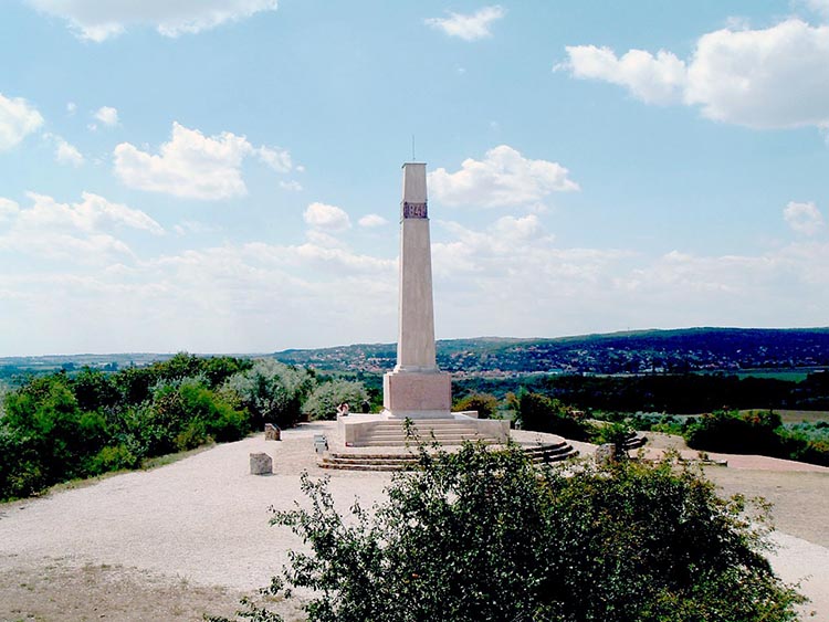 pakozdi emlekmu 04