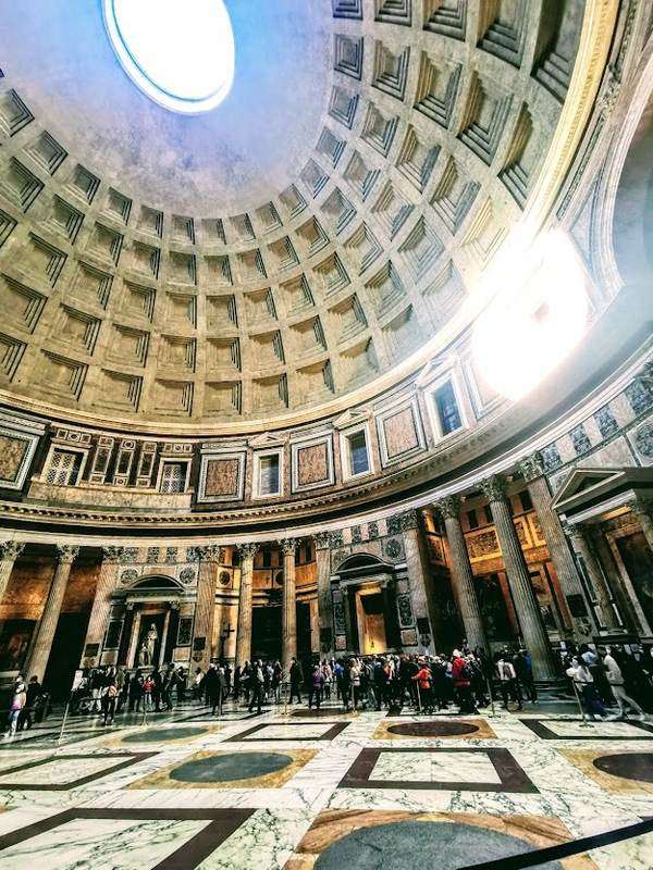pantheon fénysugár