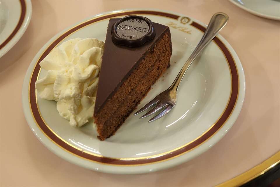 sacher torta szelet