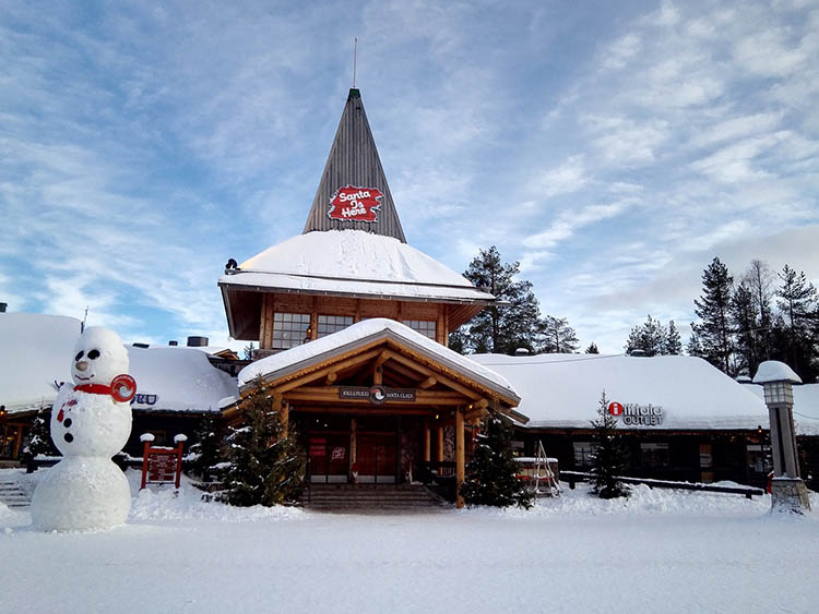 santa claus lapfold Rovaniemi 02