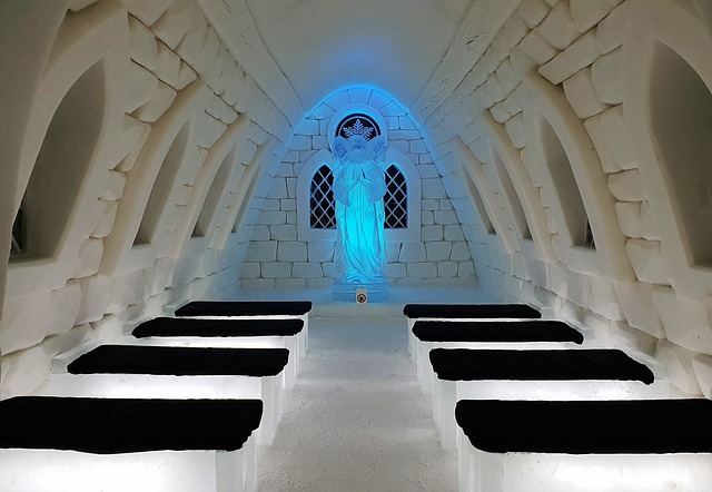 snowhotel 3981159 640