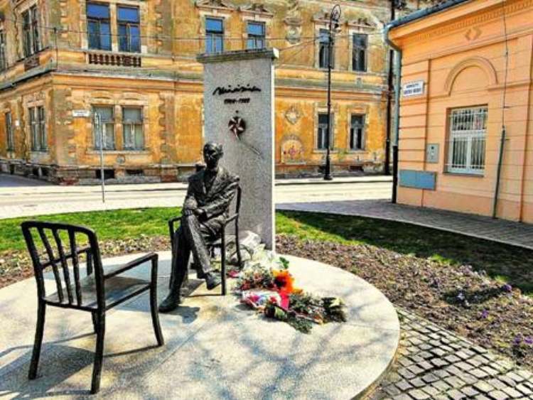 szlovakia kassa marai sandor szobor