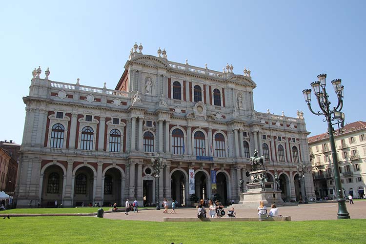 torino kiralyi palota